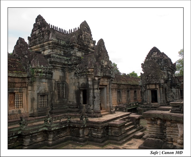 2006 - 07 - Temple angkor - Bantea Samre 12